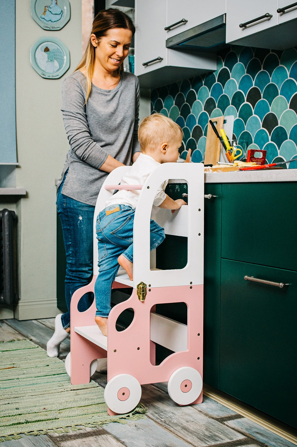 Tower Step stool 2in1 / Table. Little Car Kitchen step stool