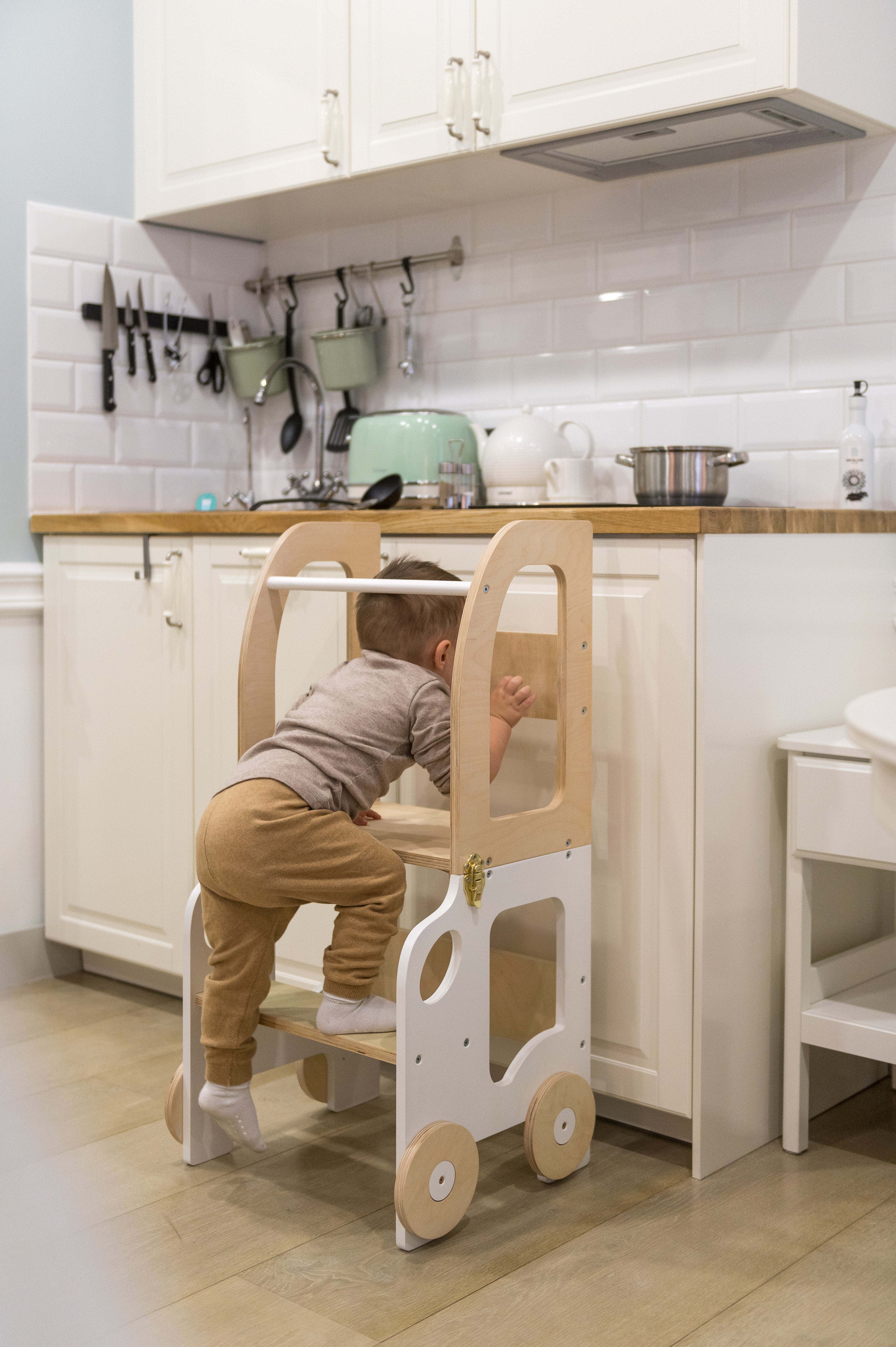 Tower Step stool 2in1 / Table. Little Car Kitchen step stool