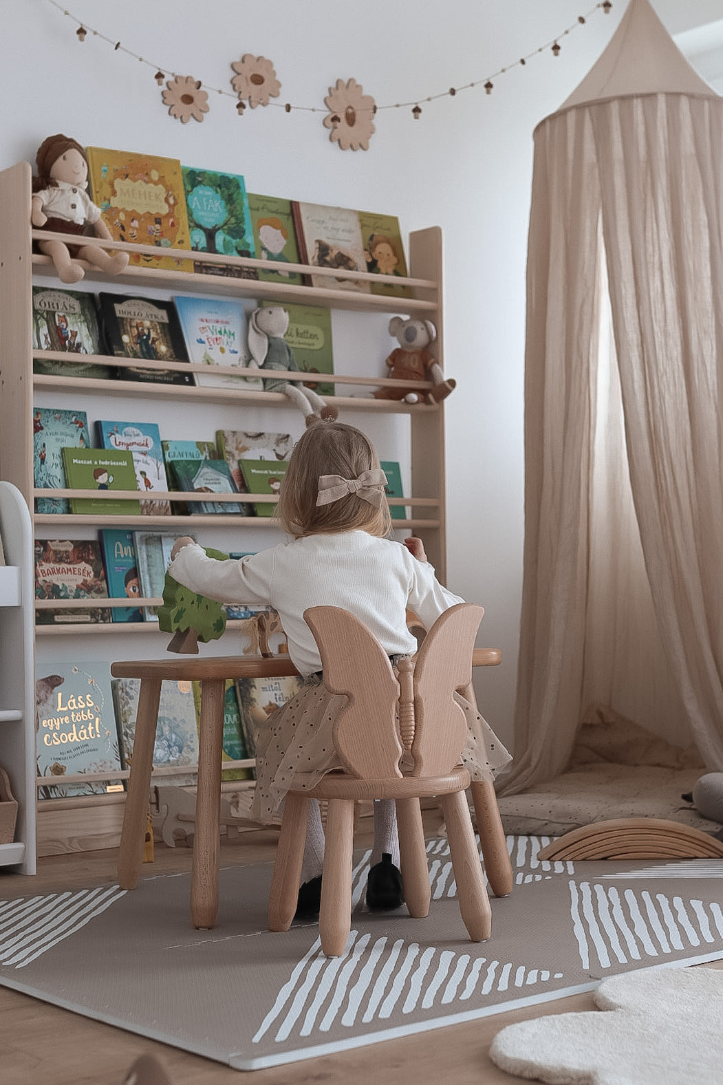 Kids Butterfly Chair - Solid Beech Wood - Montessori-inspired