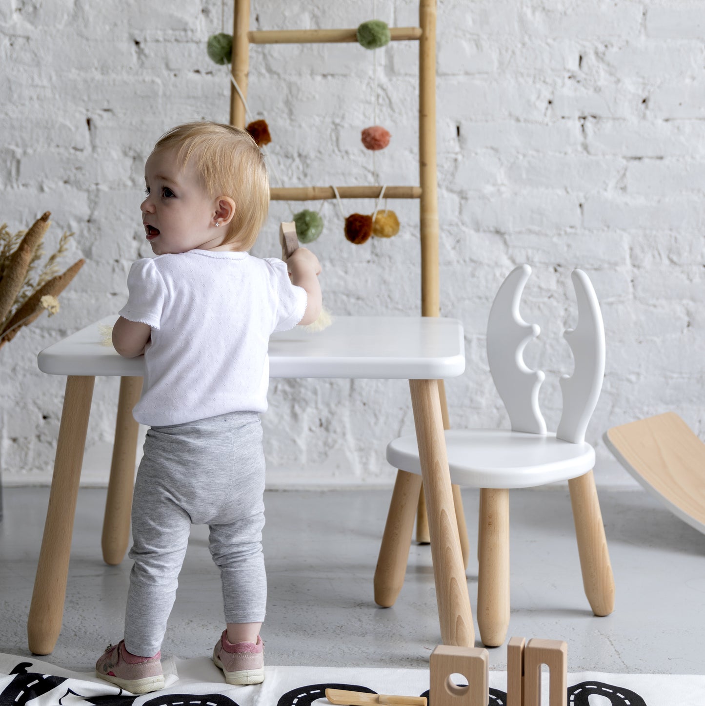 Kids Deer Chair & Table Set in Solid Beech Wood - Natural