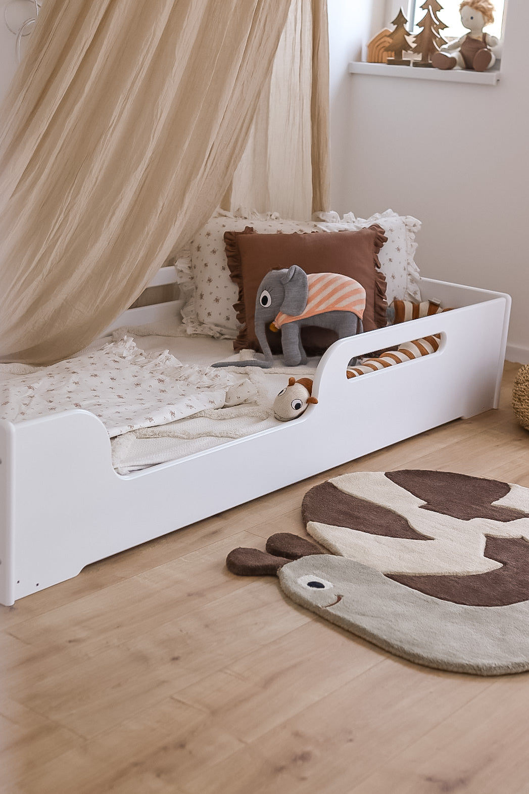 East 2-in-1 Growth Bed - Solid Beech Wood, Handmade Montessori-inspired