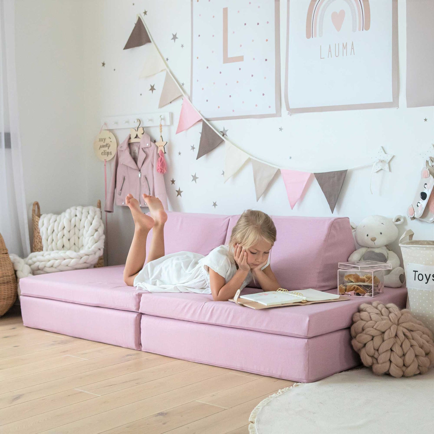 Moonboxy - modular sofas for Kids