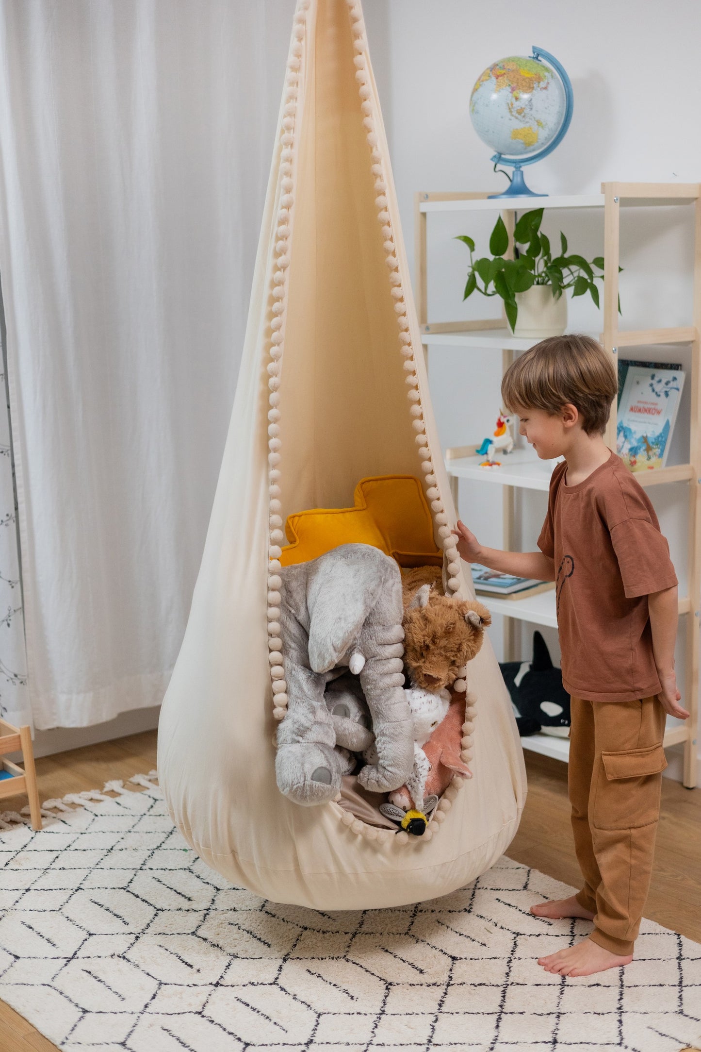 Large Cocoon Hammock "Truffle Ball"